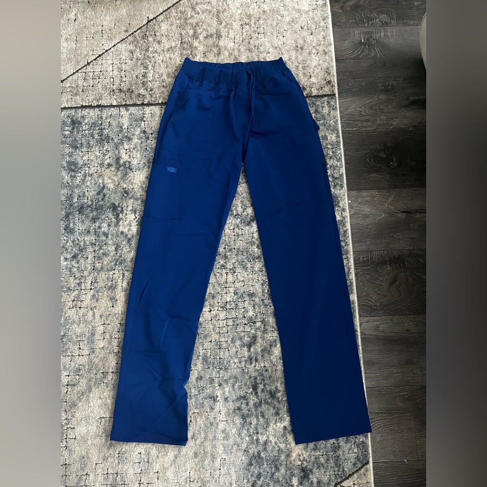Dickies blue scrubs